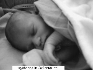 !fetita este deocamdata sub stricta , dar daca doriti o puteti vedea ii facu semn afirmativ din cap