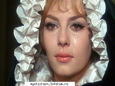 hot , am folosit imaginea asta la camera lui geraldine ... seamana cu elisabeth ...  :rotfl: ~hot or